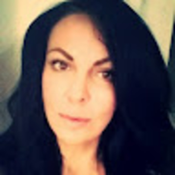 Meet your Posher, Mireille - Picture 1 of 1